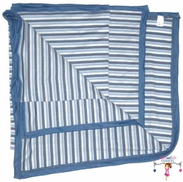 Pamut babatakaró fiús, farmerkék-tengerkék-fehér csíkos, tengerkék szegővel., termékkép.