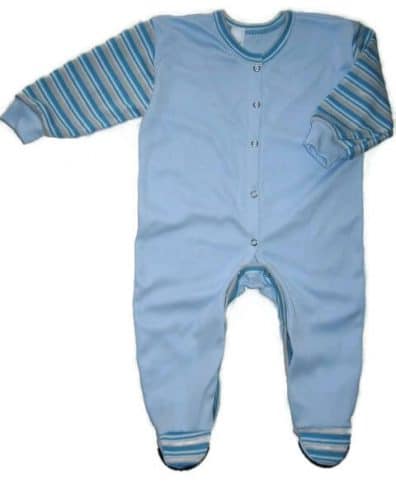 Ujjas rugdalózó kisfiúknak, világoskék színű pocakos rugi, türkizkék-fehér-szürke csíkos hosszú ujjal és talppal, elöl végig patentos, termékkép.