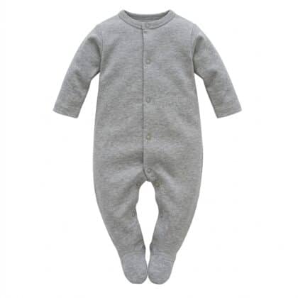 Baba ujjás rugdalózó fiú szürke