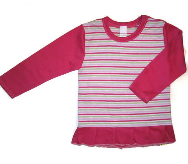 Baba hosszú ujjú póló, rózsaszín-kiwi-fehér keskeny csíkos, pink ujjal és szegőkkel, alul pink fodorral, termékkép.