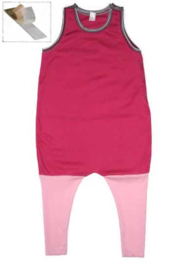 Lányos tipegő hálózsák, pink színű pocak, pink csíkos szegőkkel, rózsaszín kamáslival, vállnál és oldalt tépőzáras, termékkép.