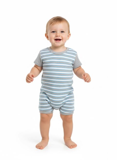 Napozó fiú(44-146)